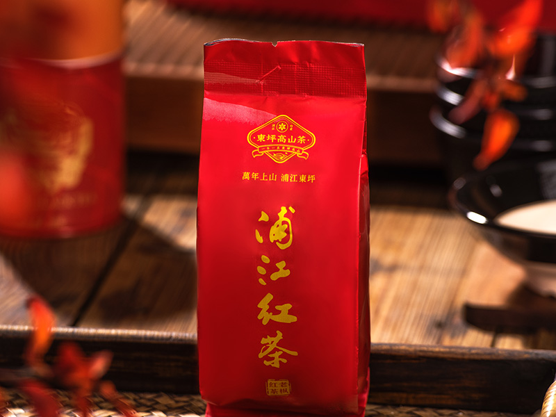 大兴安岭万年上山茶与器
